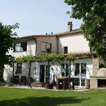 Studio Frazione Montesecco Appartement Pergola